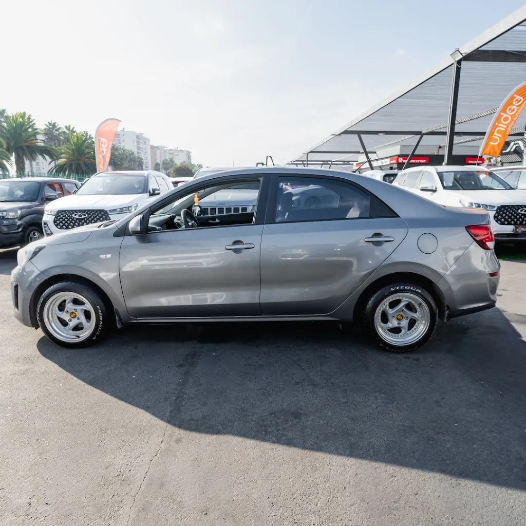 Kia Soluto 1.4 2023 usado la serena newkar