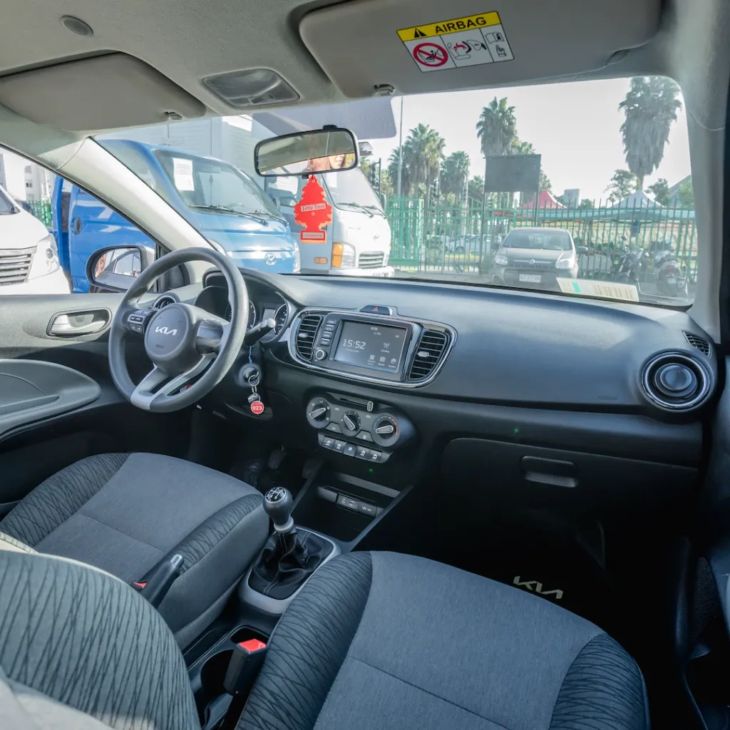 Kia Soluto 1.4 2023 usado la serena newkar