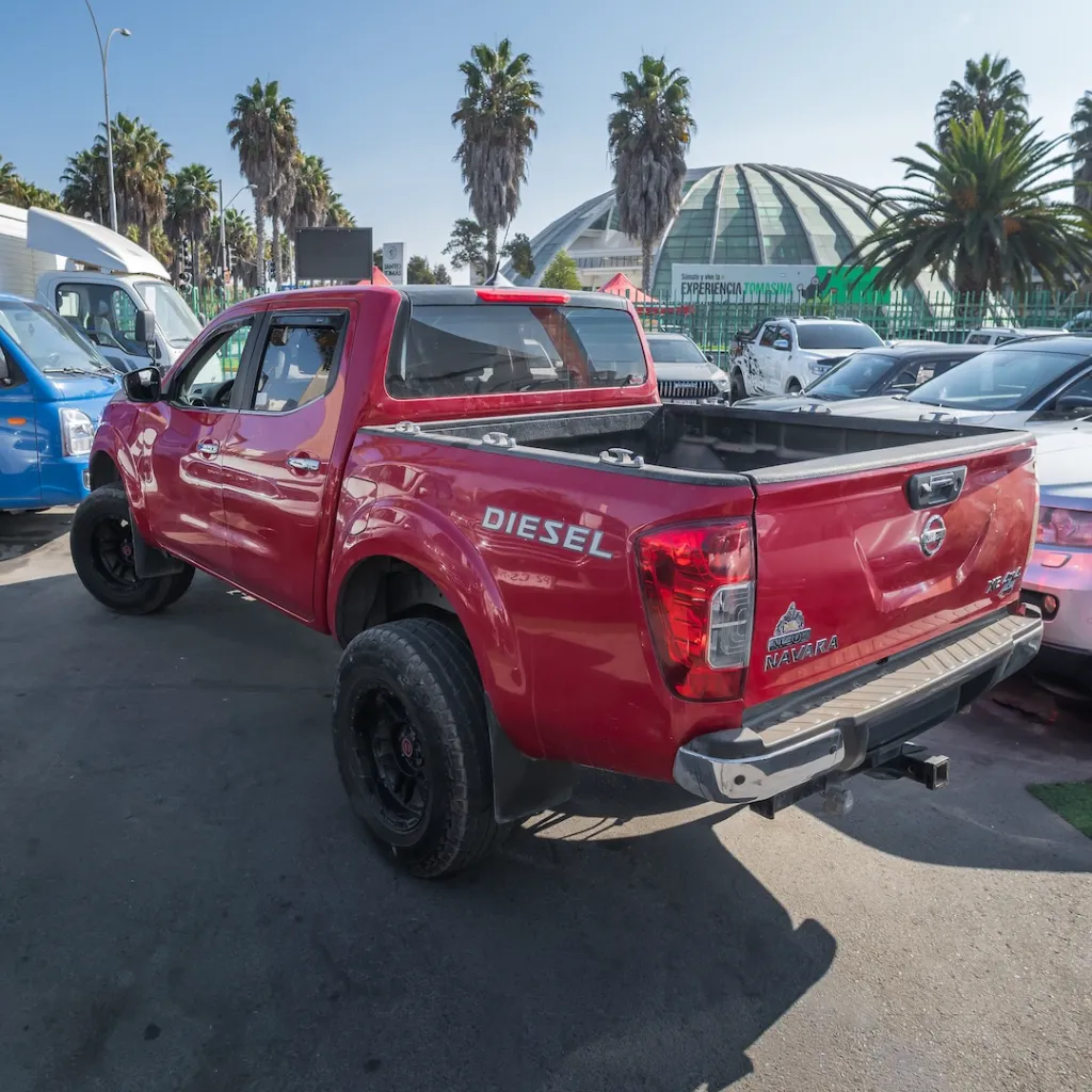 Nissan Navara 4x4 usada la serena newkar