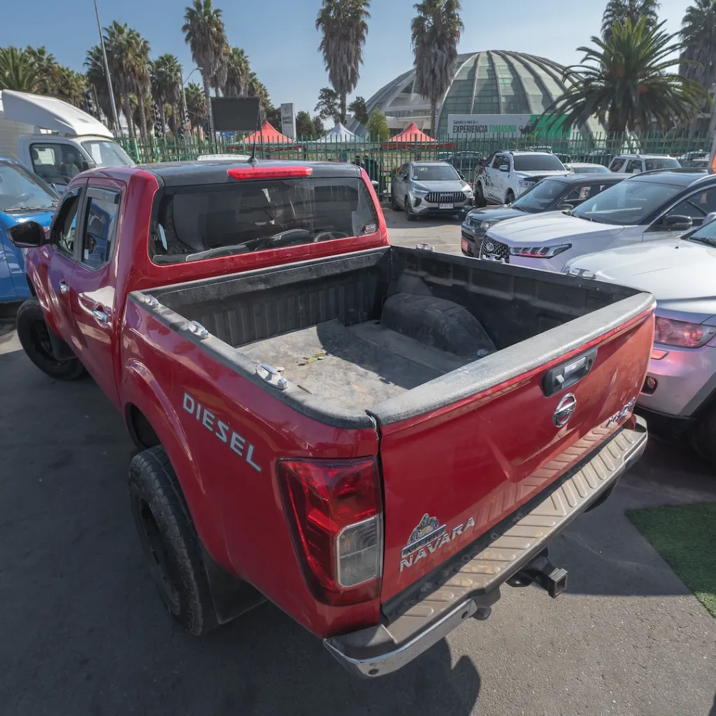 Nissan Navara 4x4 usada la serena newkar