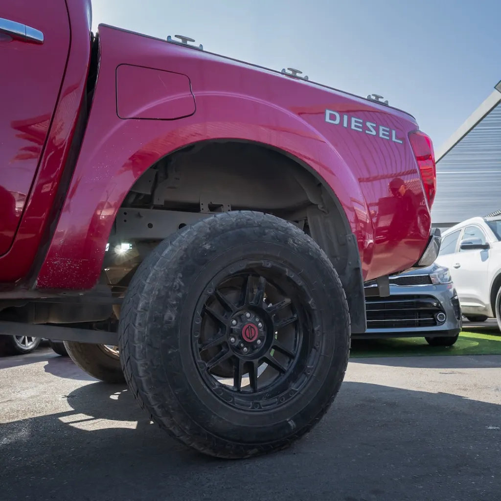 Nissan Navara 4x4 usada la serena newkar