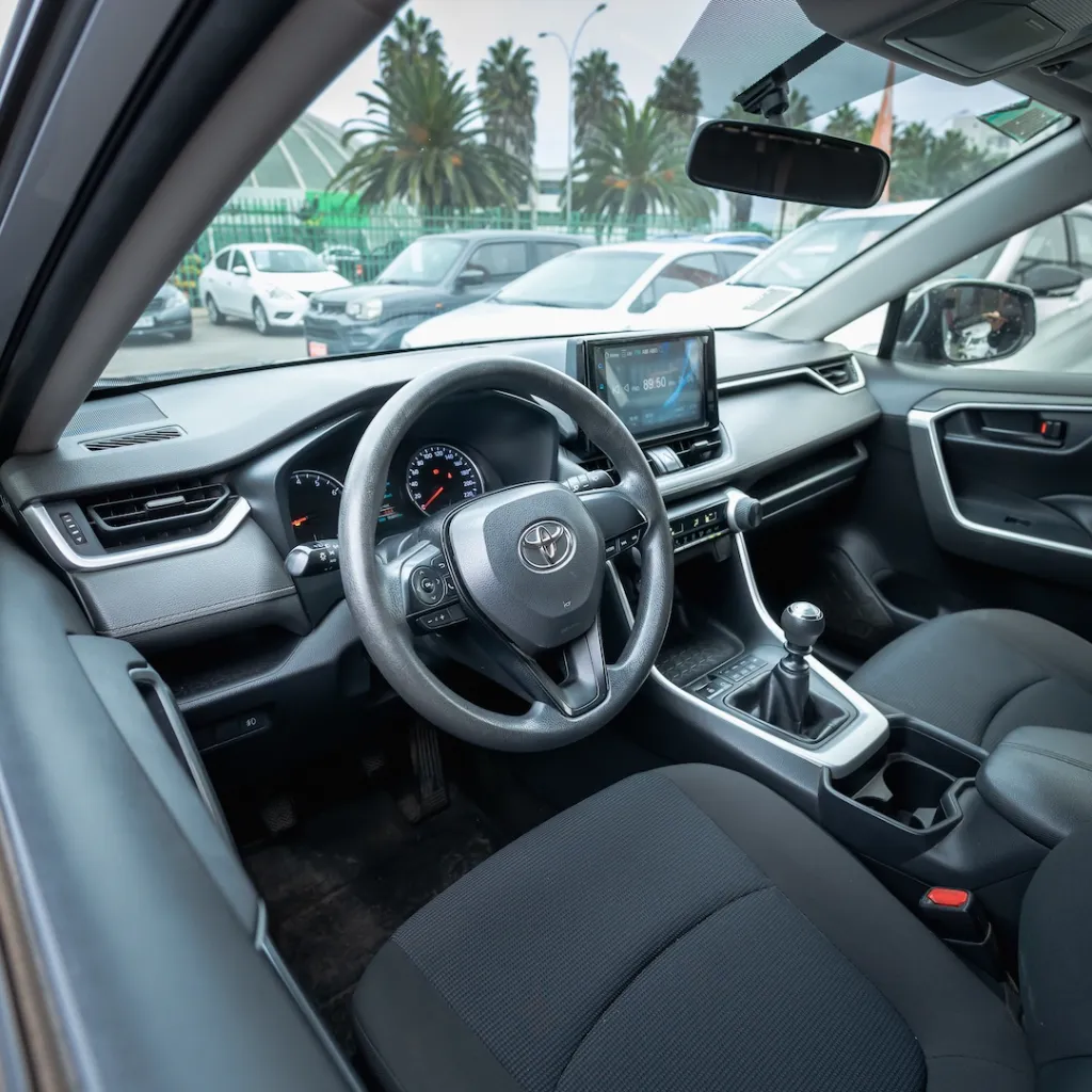 RAV4 2.0 4X4 2021 USADO LA SERENA NEWKAR