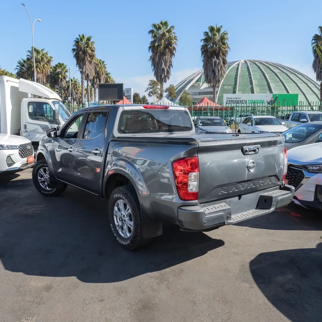 Nissan Navara 2022 usada la serena