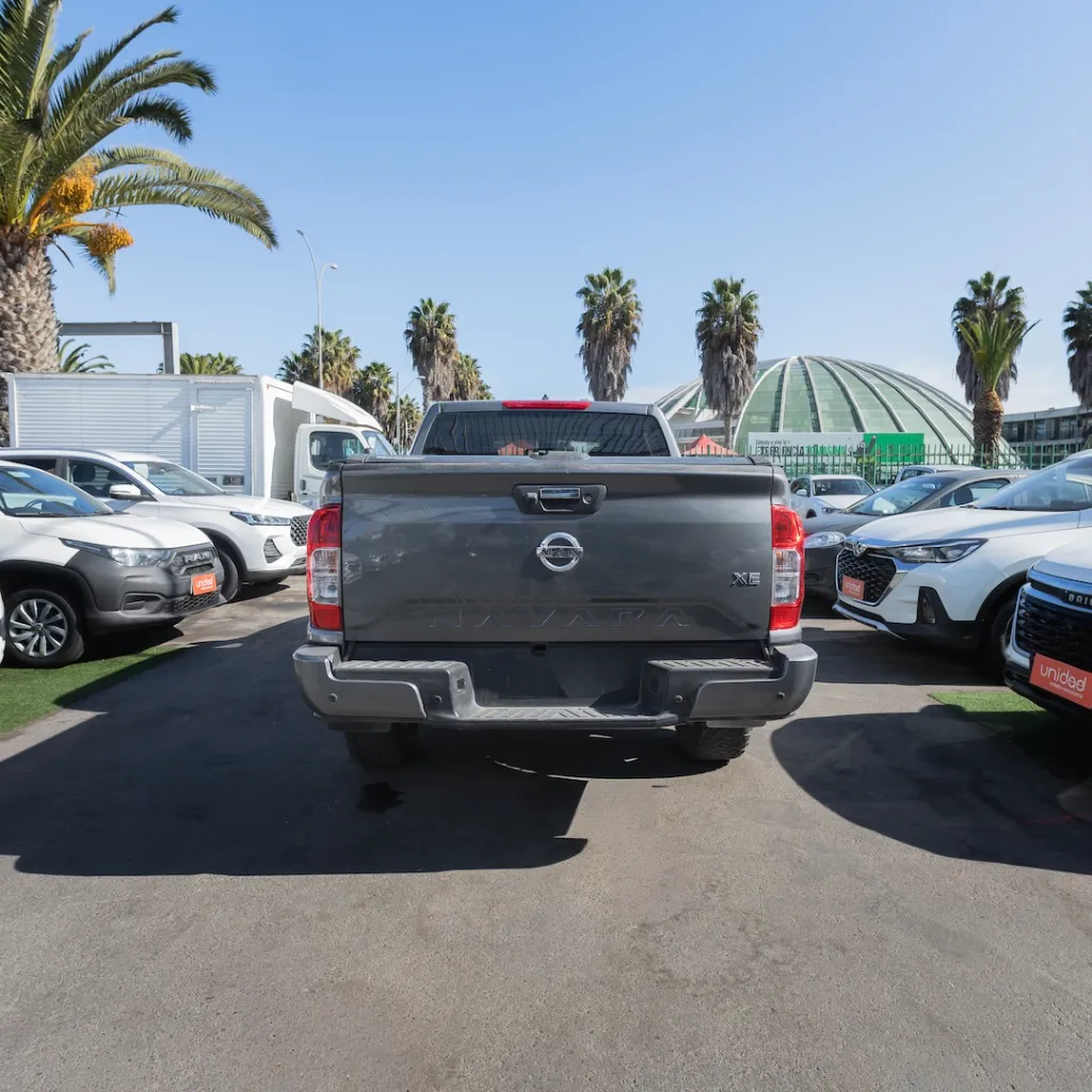 Nissan Navara 2022 usada la serena