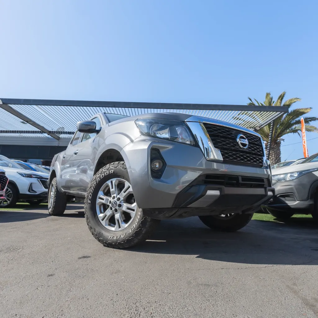 Nissan Navara 2022 usada la serena