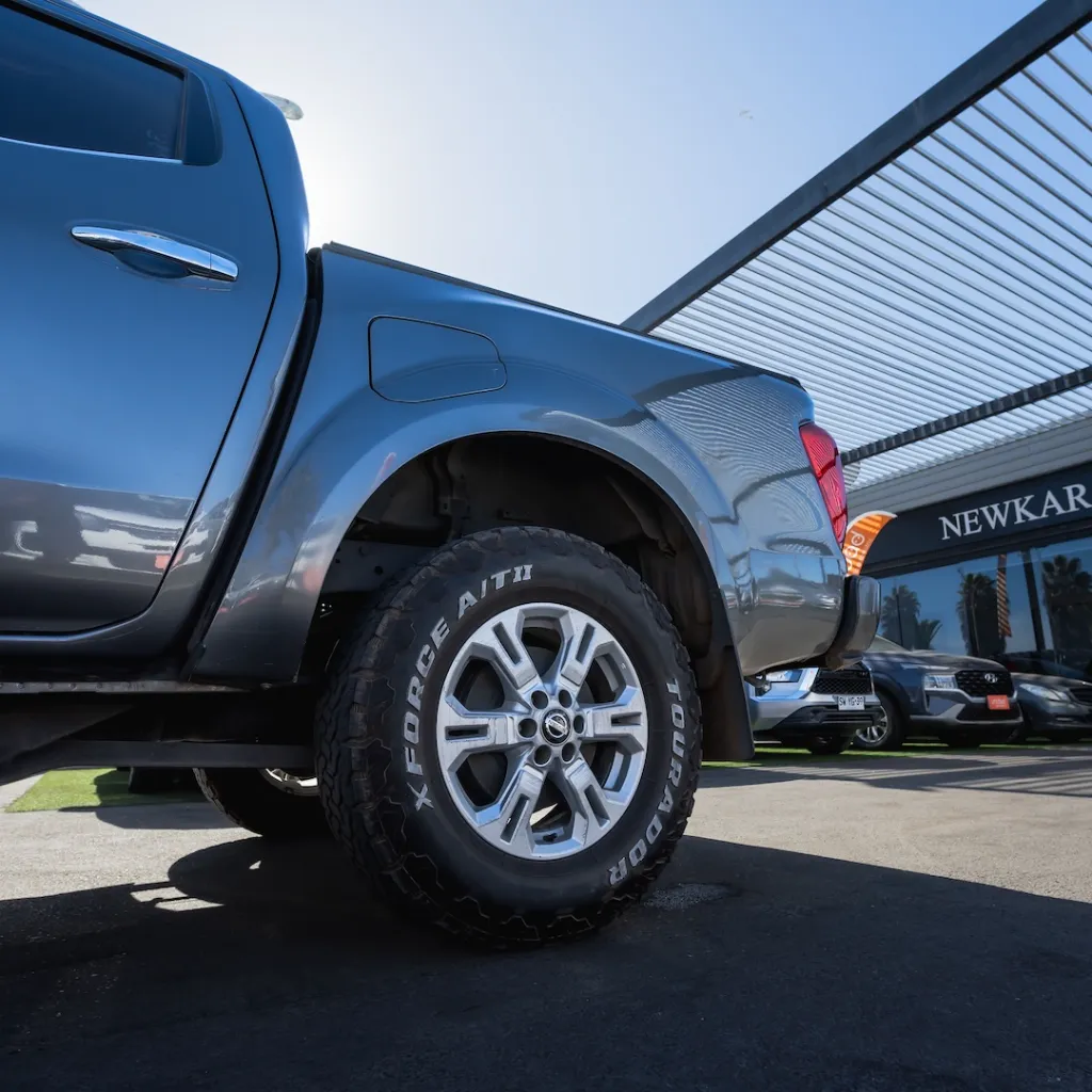 Nissan Navara 2022 usada la serena