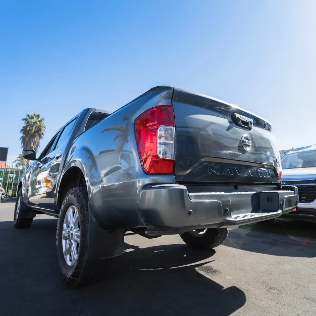 Nissan Navara 2022 usada la serena