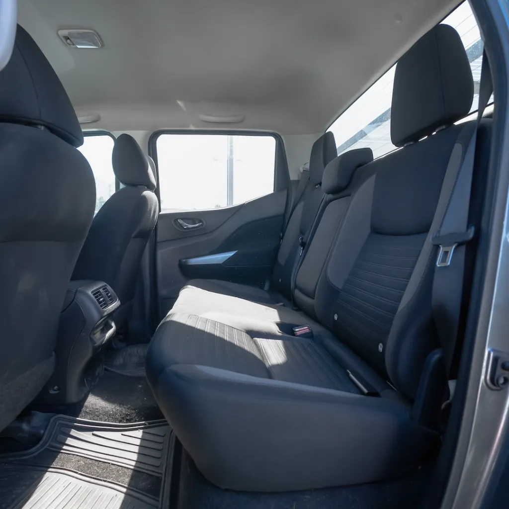 Nissan Navara 2022 usada la serena