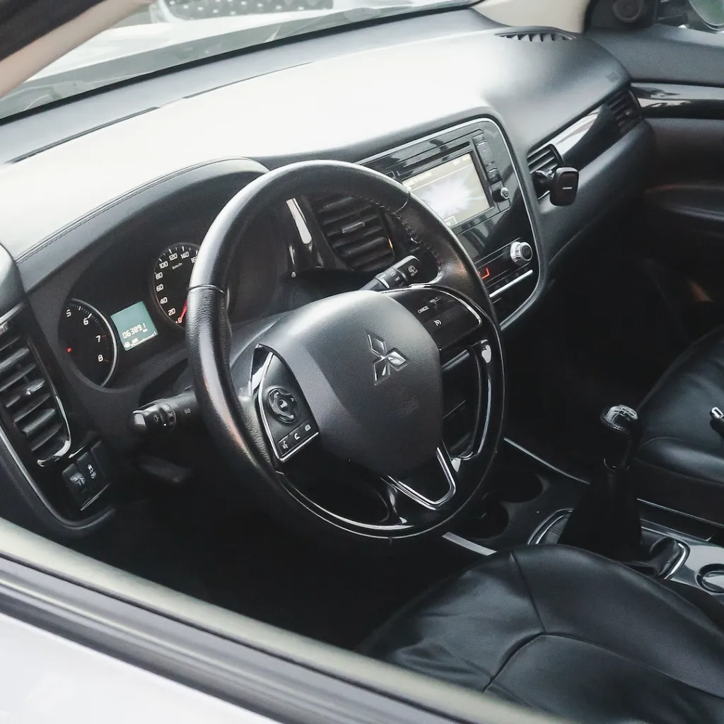 Mitsubishi Outlander 2022 usado la serena newkar