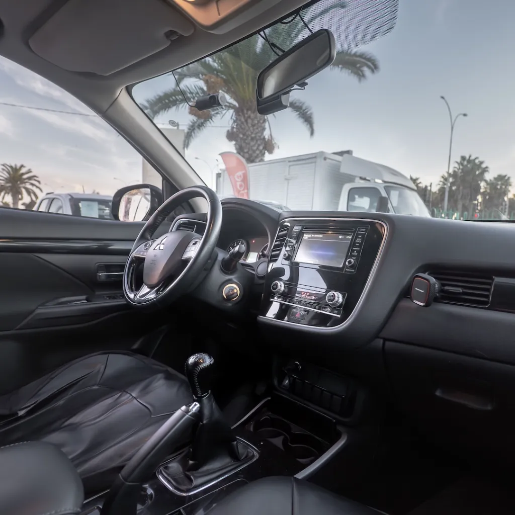 Mitsubishi Outlander 2022 usado la serena newkar