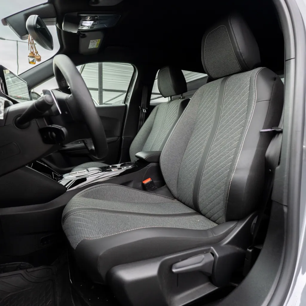 Peugeot 2008 híbrido 2025 usado la serena newkar
