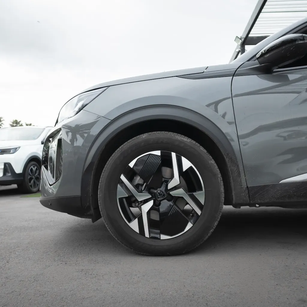 Peugeot 2008 híbrido 2025 usado la serena newkar