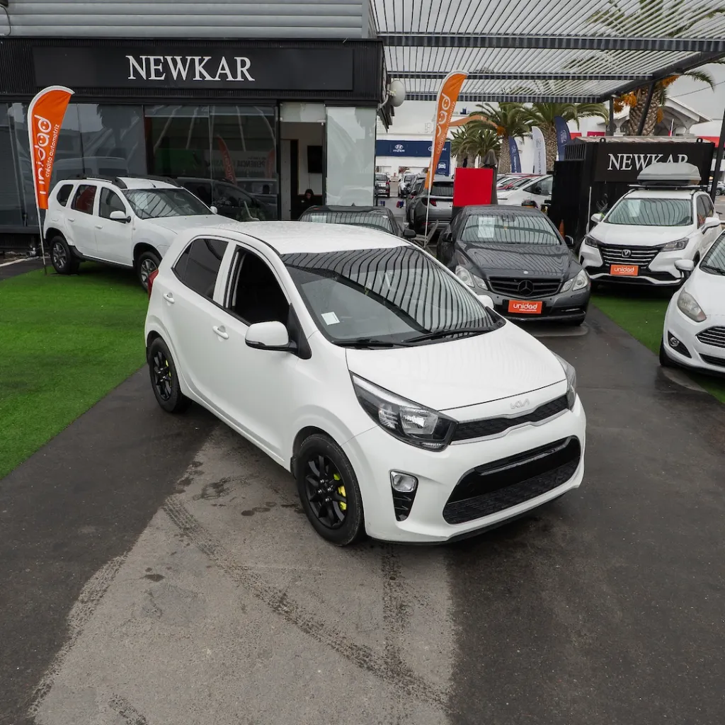 Kia Morning 2022 usado la serena newkar