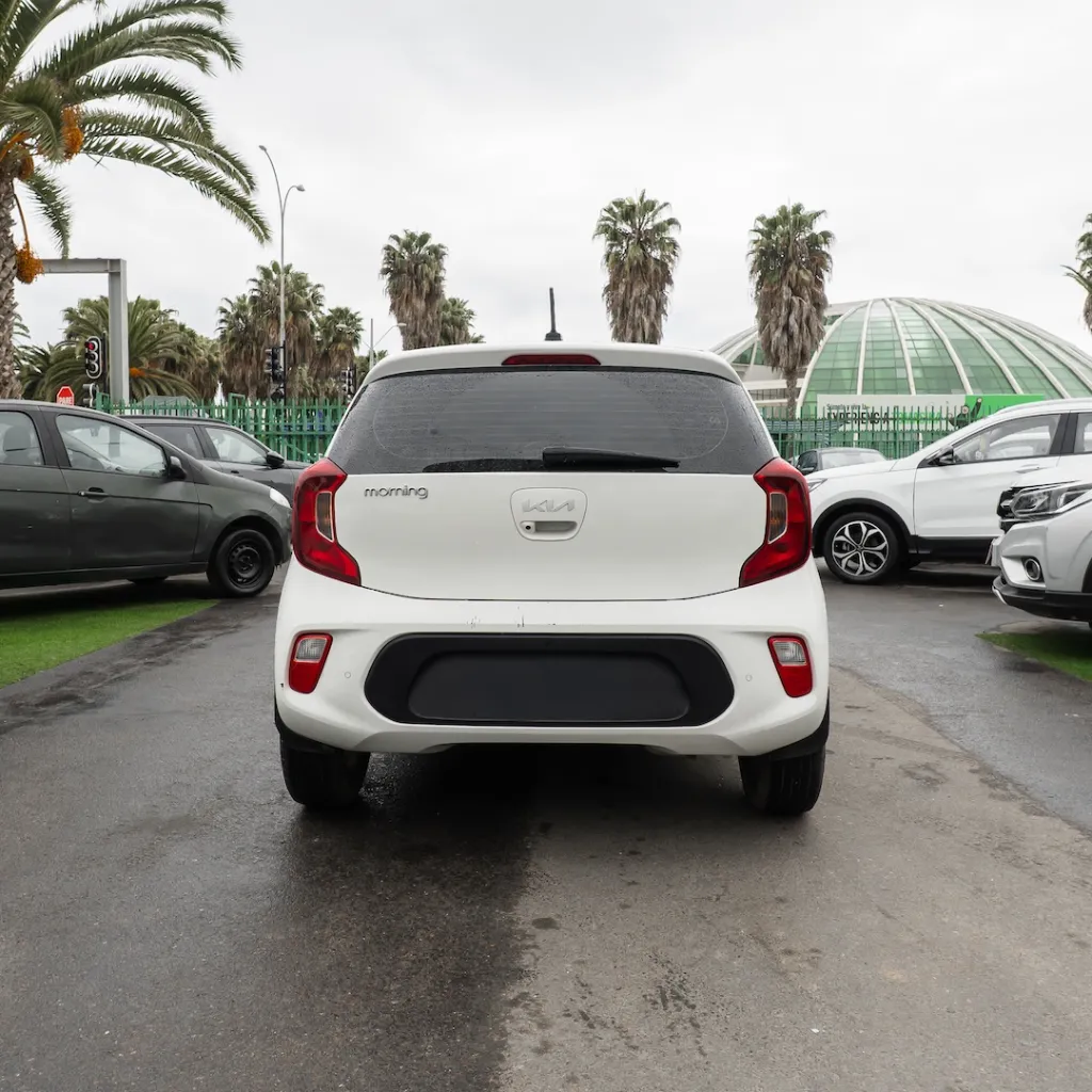 Kia Morning 2022 usado la serena newkar