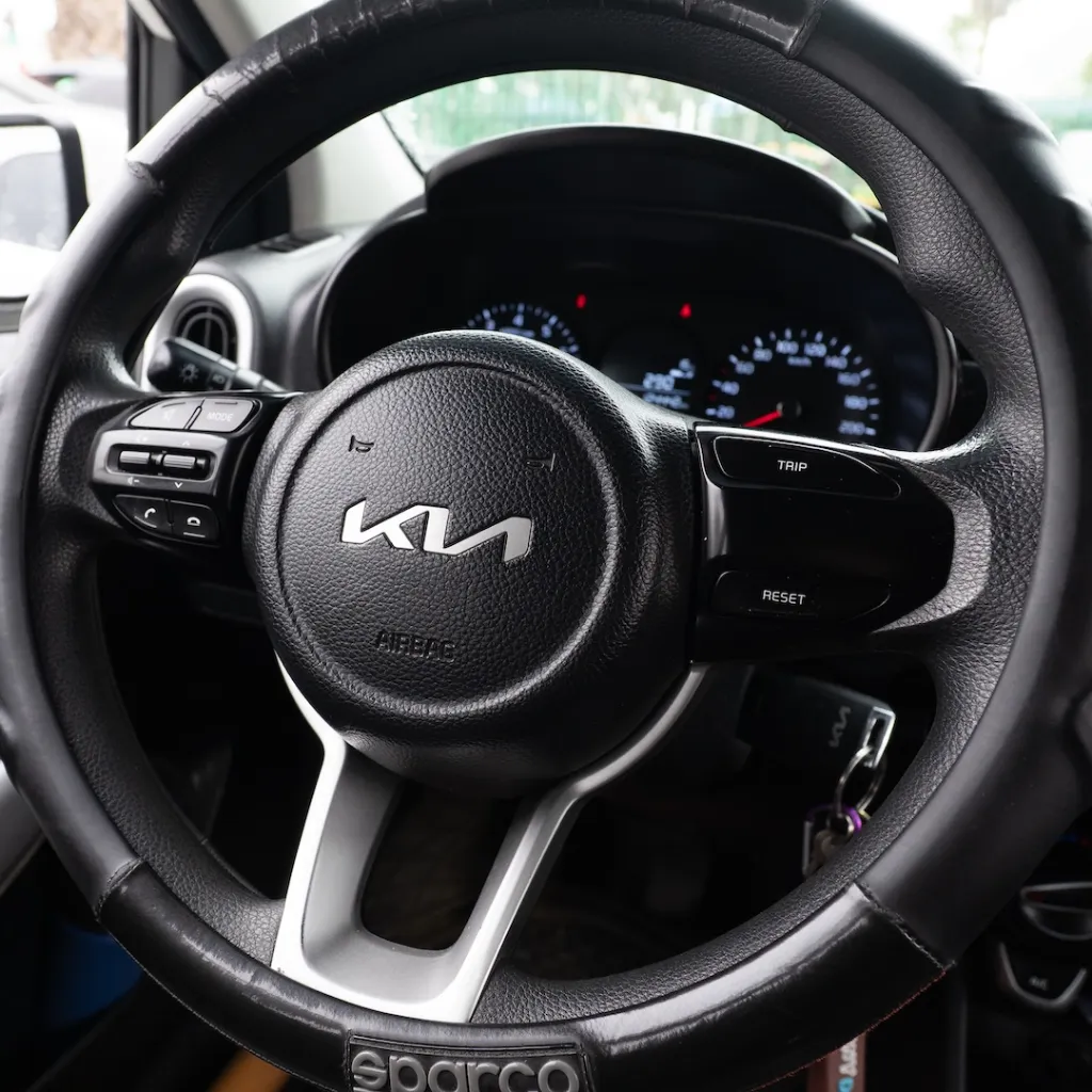 Kia Morning 2022 usado la serena newkar