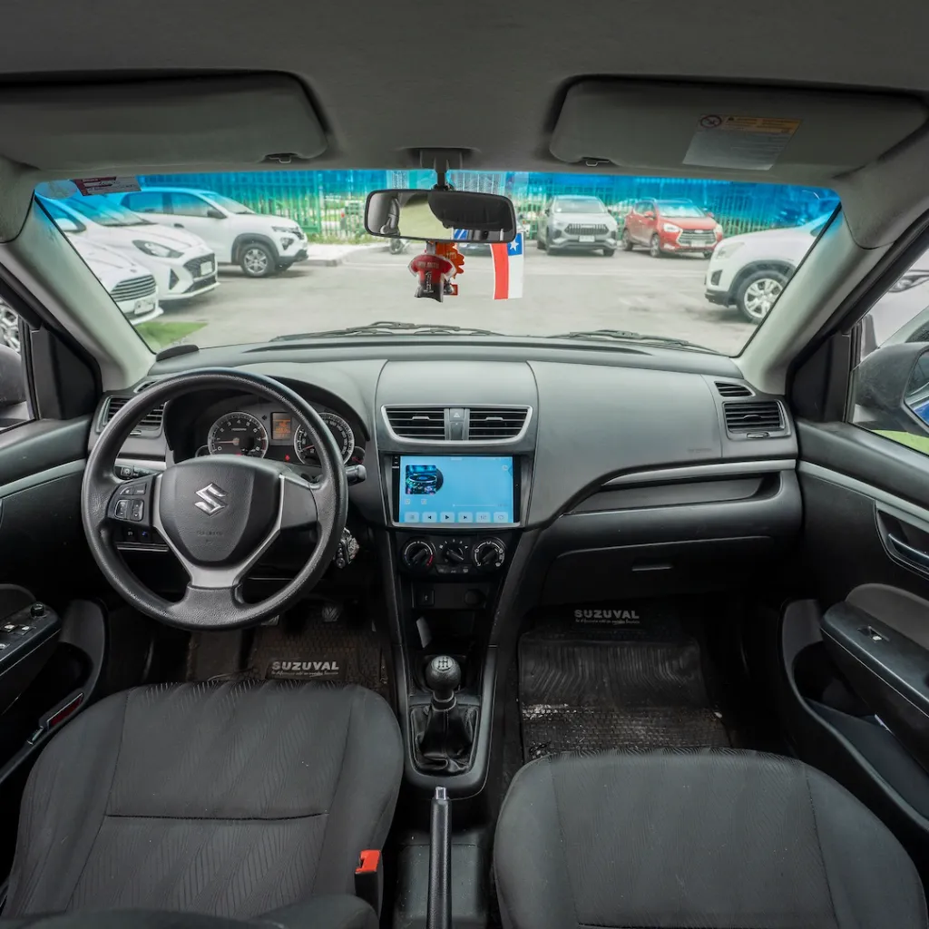 Suzuki Swift 2015 usado la serena newkar