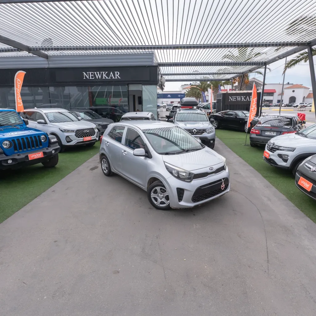 Kia Morning 2018 usado la serena newkar