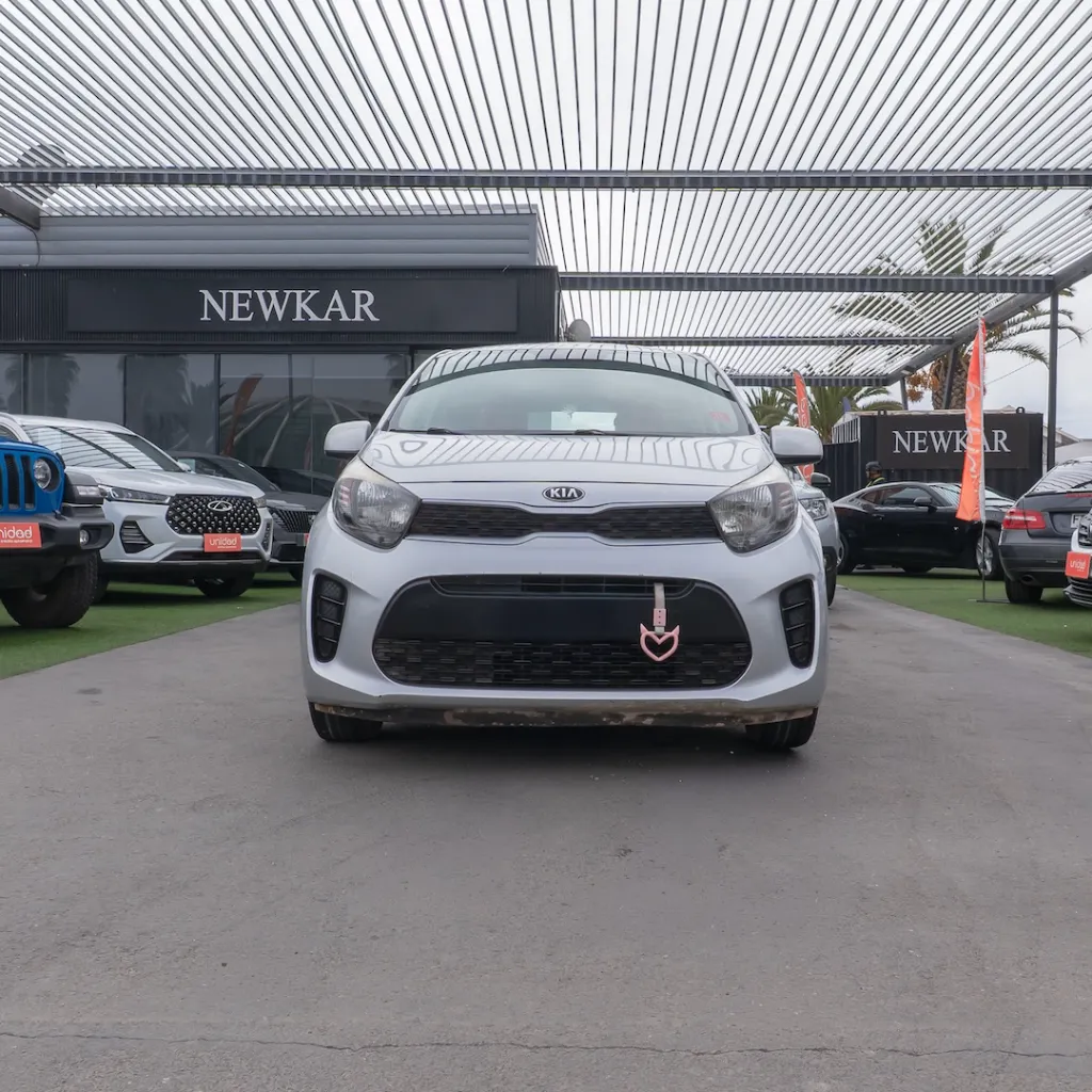 Kia Morning 2018 usado la serena newkar