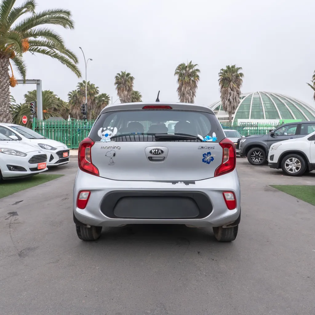 Kia Morning 2018 usado la serena newkar