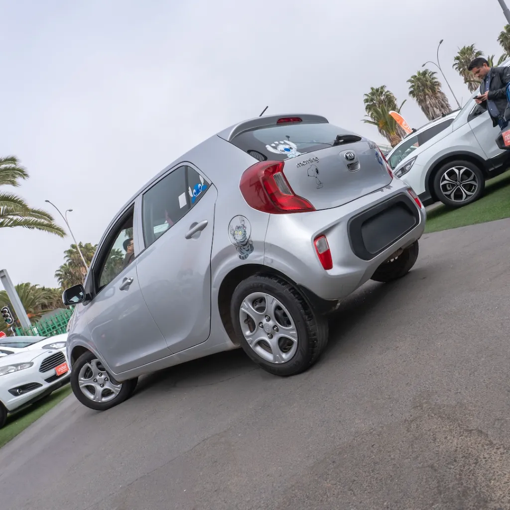 Kia Morning 2018 usado la serena newkar