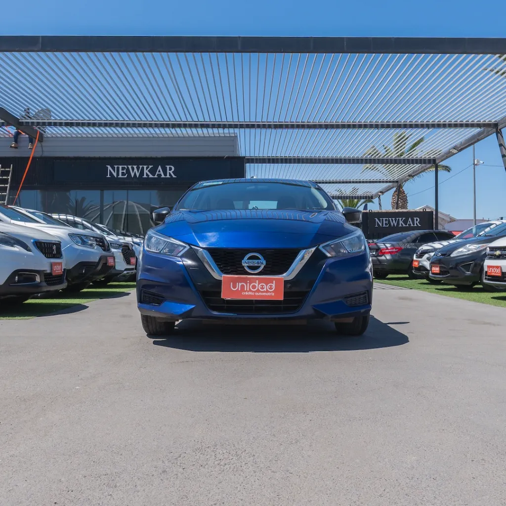 Nissan Versa cvt 1.6 2023 usado la serena