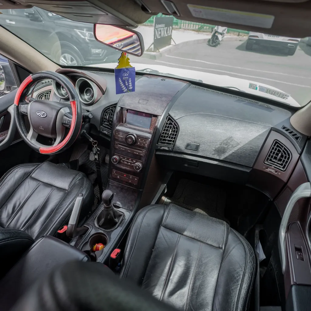 Mahindra XUV 500 diesel 2013 usado la serena newkar