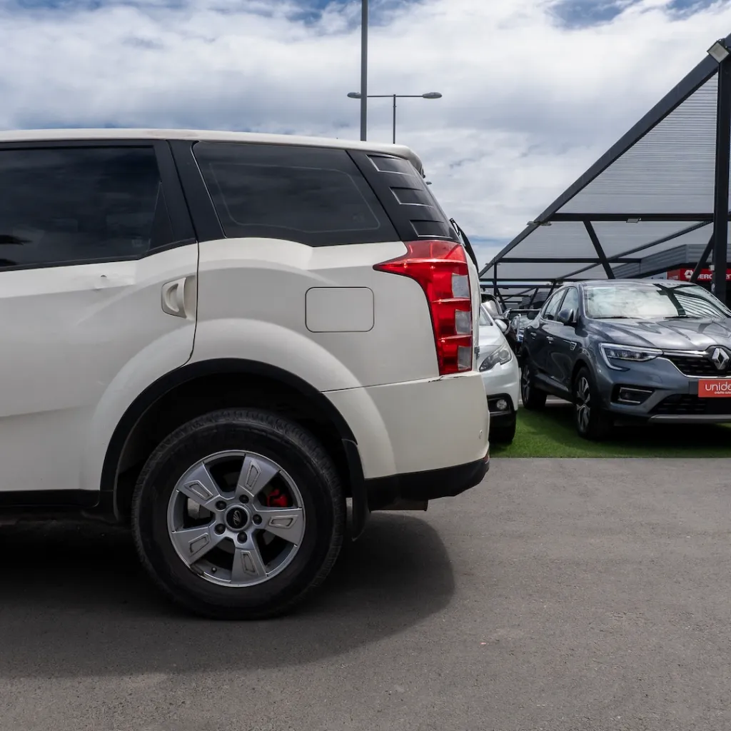 Mahindra XUV 500 diesel 2013 usado la serena newkar