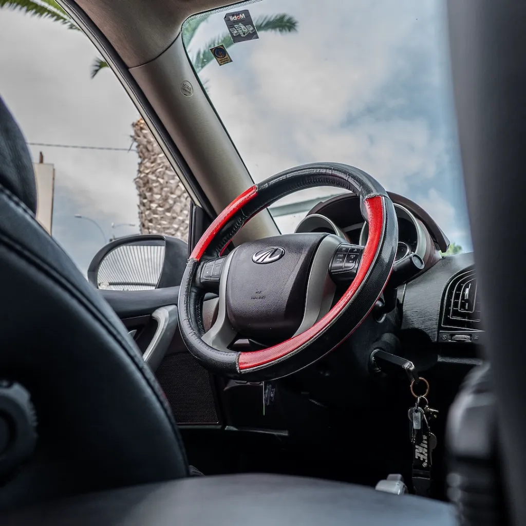 Mahindra XUV 500 diesel 2013 usado la serena newkar