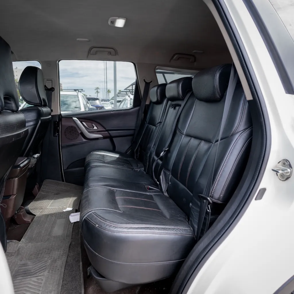 Mahindra XUV 500 diesel 2013 usado la serena newkar