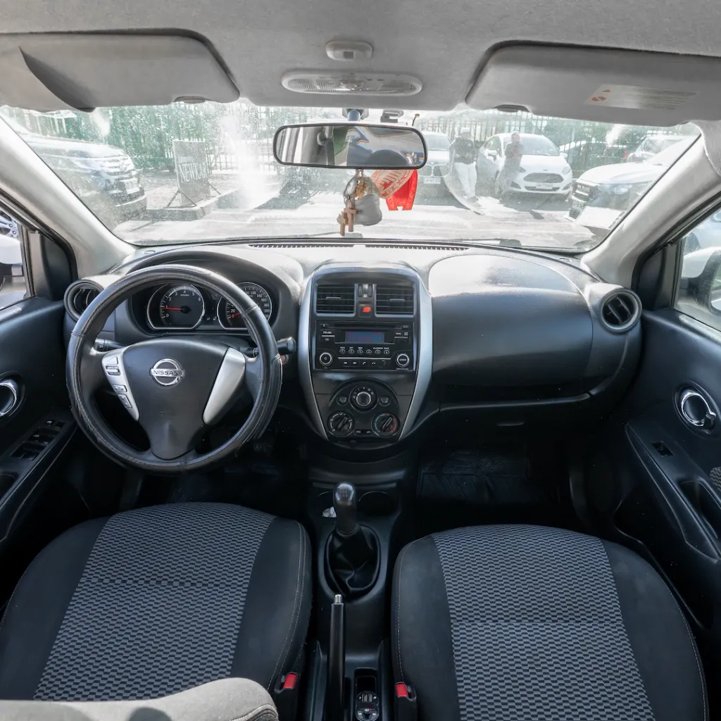 Nissan Versa 1.6 2018 usado la serena newkar