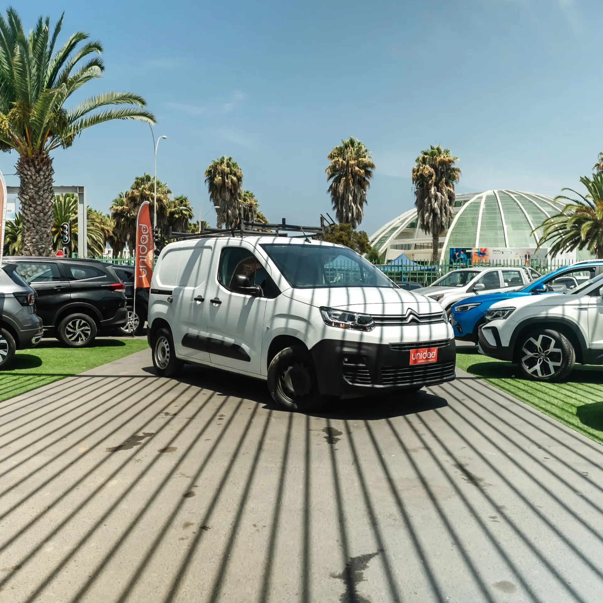 Citroën Berlingo 2023 (Aire acondicionado, ABS, EBD, Disco en las 4 ruedas)