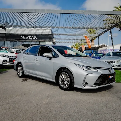Toyota Corolla XEI 2.0 2023 (Comando al volante, ABS, EBD, Disco en las 4 ruedas)