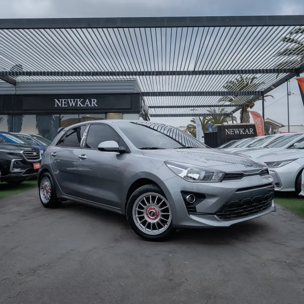 KIA Rio5 6Mt — foto 18 de 35